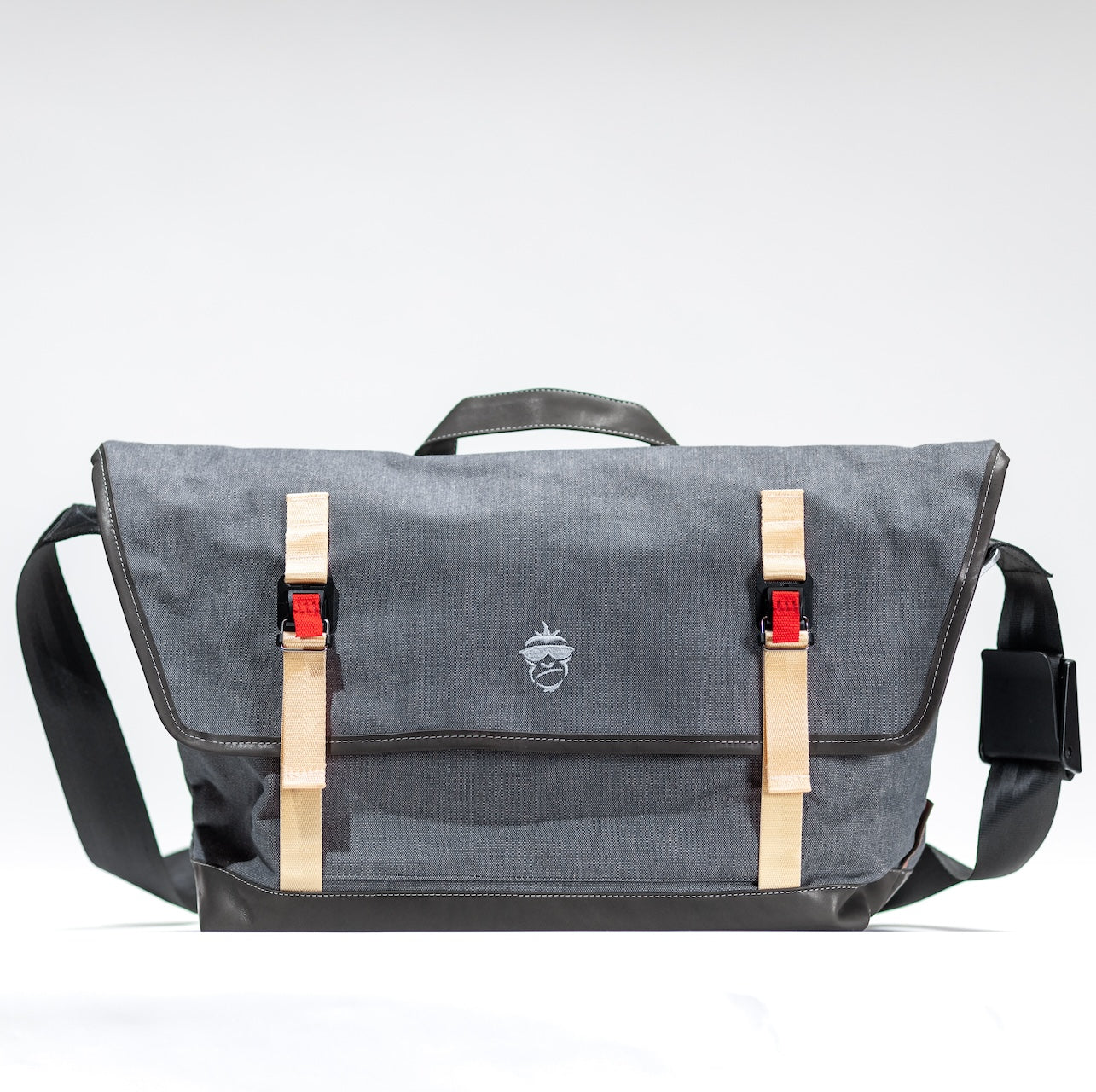 MESSENGER BAG